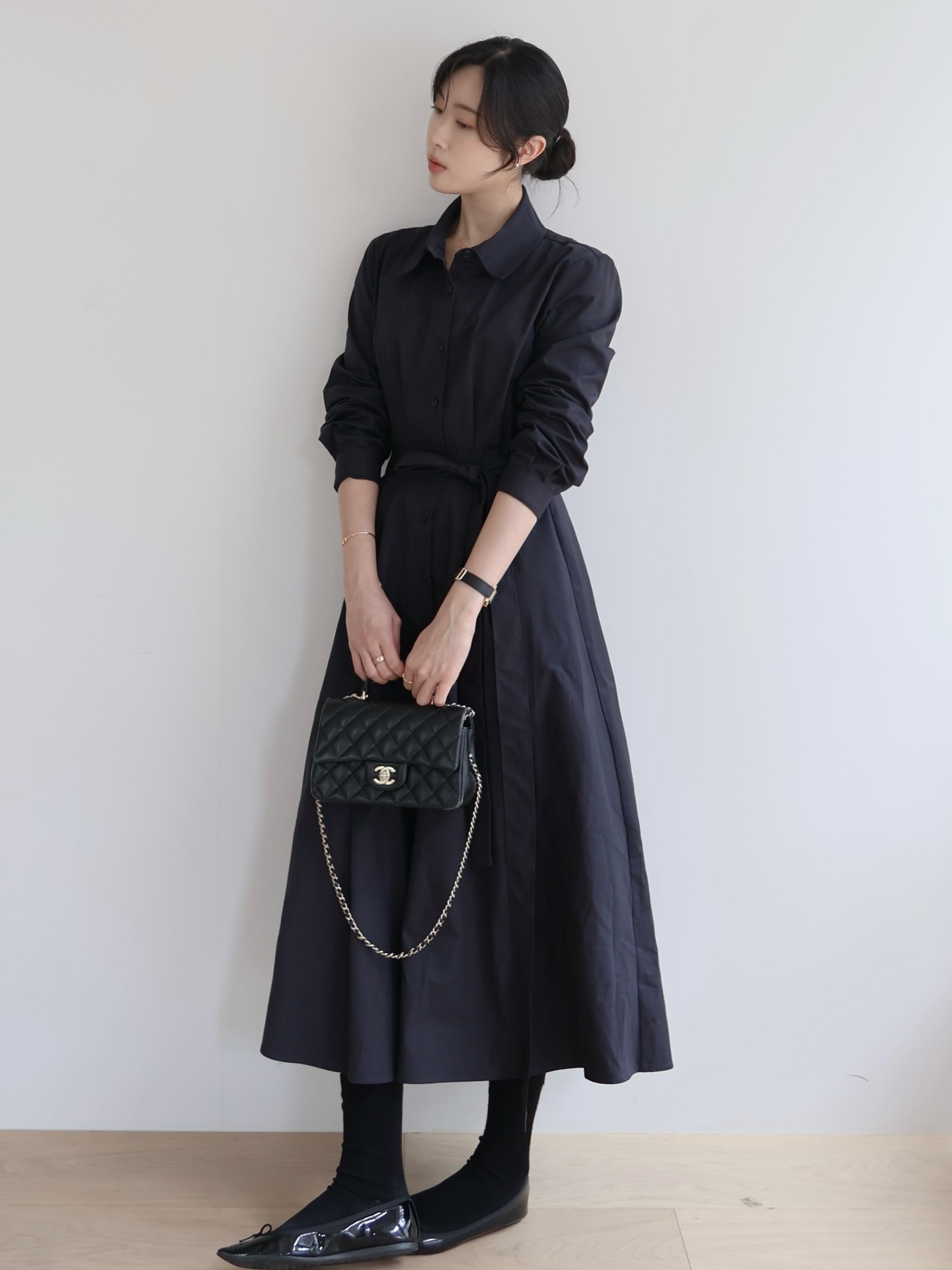 5 cách diện váy mùa đông đơn giản mà đẹp lung linh- Ảnh 12. 5 cách diện váy mùa đông đơn giản mà đẹp lung linh- Ảnh 12.