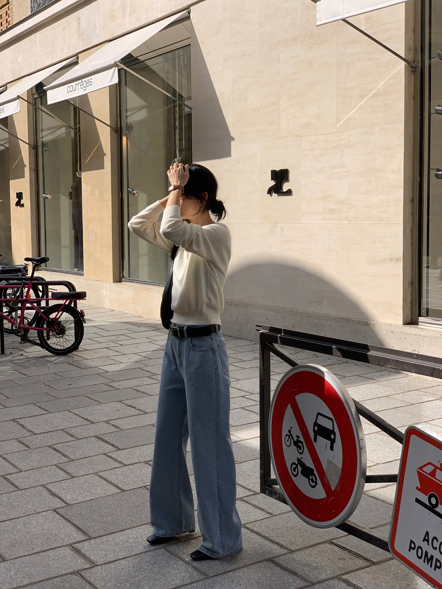 4 cách mặc quần ống rộng tôn dáng xuất sắc dù chị em đi giày cao gót hay không- Ảnh 1. 4 cách mặc quần ống rộng tôn dáng xuất sắc dù chị em đi giày cao gót hay không- Ảnh 1.