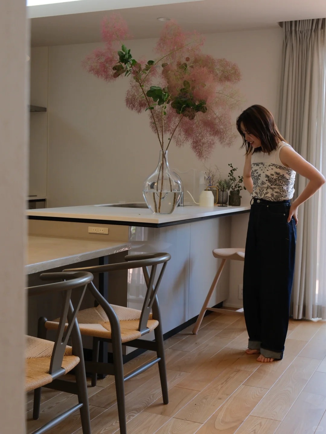 "Lạc lối" trước bình hoa khói tím: Loài cây nhìn như mây bông đang gây sốt góc nhà chị em- Ảnh 11. "Lạc lối" trước bình hoa khói tím: Loài cây nhìn như mây bông đang gây sốt góc nhà chị em- Ảnh 11.