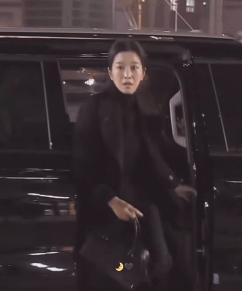 Cả showbiz đến viếng "ông nội quốc dân": Choi Ji Woo khóc xé lòng, Song Seung Hun - Kim Yoo Jung thất thần- Ảnh 11. Cả showbiz đến viếng "ông nội quốc dân": Choi Ji Woo khóc xé lòng, Song Seung Hun - Kim Yoo Jung thất thần- Ảnh 11.