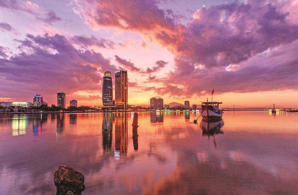 TS Nguyễn Văn Đính: “Đà Nẵng sẽ đi rất nhanh nếu có những quần thể đầu tư bài bản, đúng hướng”- Ảnh 1. TS Nguyễn Văn Đính: “Đà Nẵng sẽ đi rất nhanh nếu có những quần thể đầu tư bài bản, đúng hướng”- Ảnh 1.