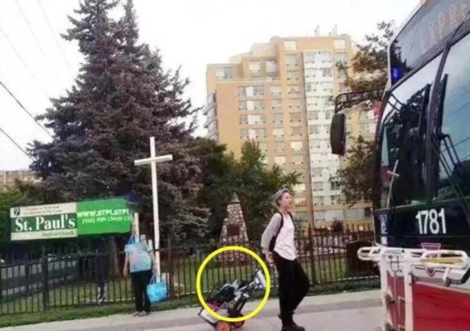 Xót xa cảnh "con rơi" Thành Long sống lang bạt nghèo khổ, bán hàng rong nuôi bạn gái đồng giới- Ảnh 3.