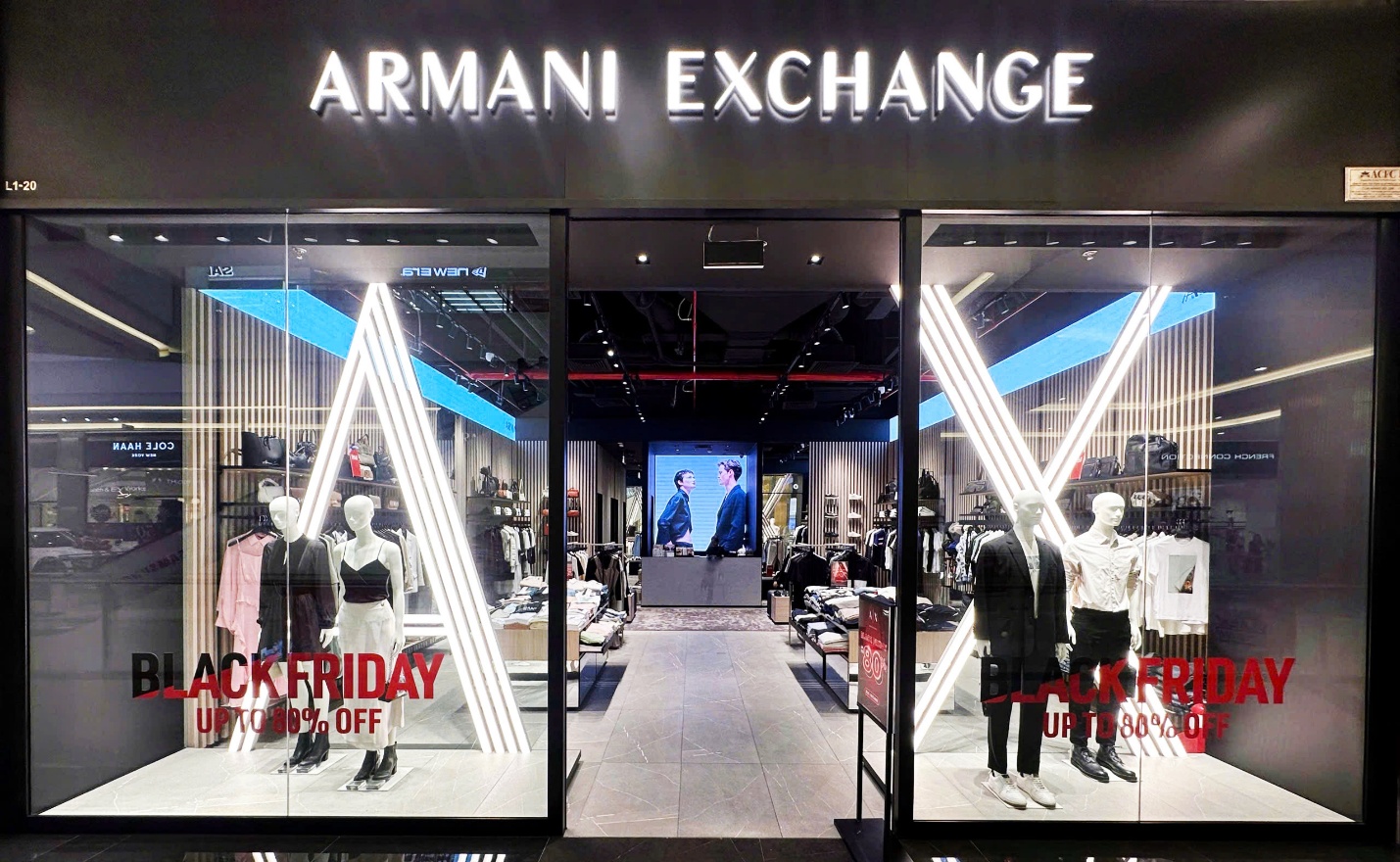 Các trung tâm thương mại náo nhiệt vì ACFC Black Friday Sale- Ảnh 4.