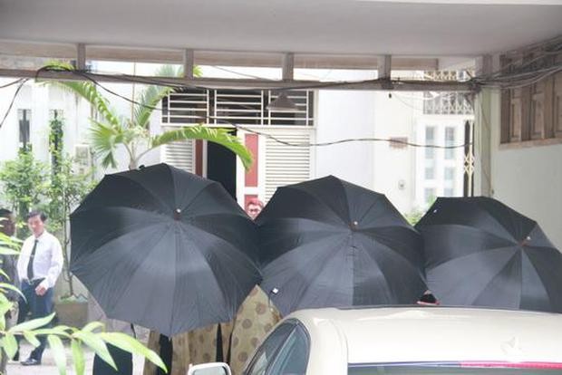 Cùng làm cô dâu nhưng Tiên Nguyễn được nhà tỷ phú "phá lệ" làm 1 điều mà Hà Tăng, Linh Rin bị cấm- Ảnh 4. Cùng làm cô dâu nhưng Tiên Nguyễn được nhà tỷ phú "phá lệ" làm 1 điều mà Hà Tăng, Linh Rin bị cấm- Ảnh 4.