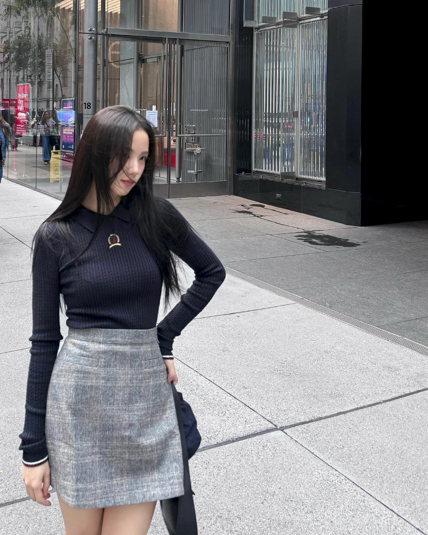 Hóa ra Jisoo là "cao thủ" mặc áo len, gợi ý 5 công thức hack tuổi đỉnh của đỉnh- Ảnh 7.