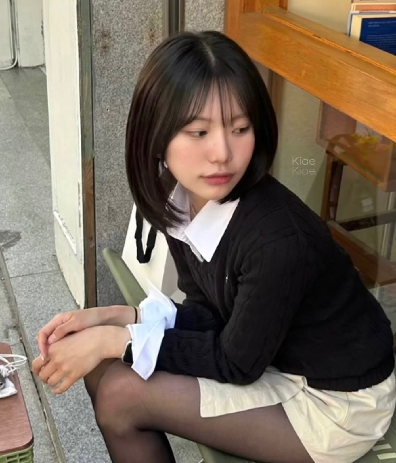 Tóc suôn thẳng soán ngôi tóc xoăn với 5 kiểu hot nhất đông này: Siêu trẻ, sang trọng và dễ chăm sóc- Ảnh 4.