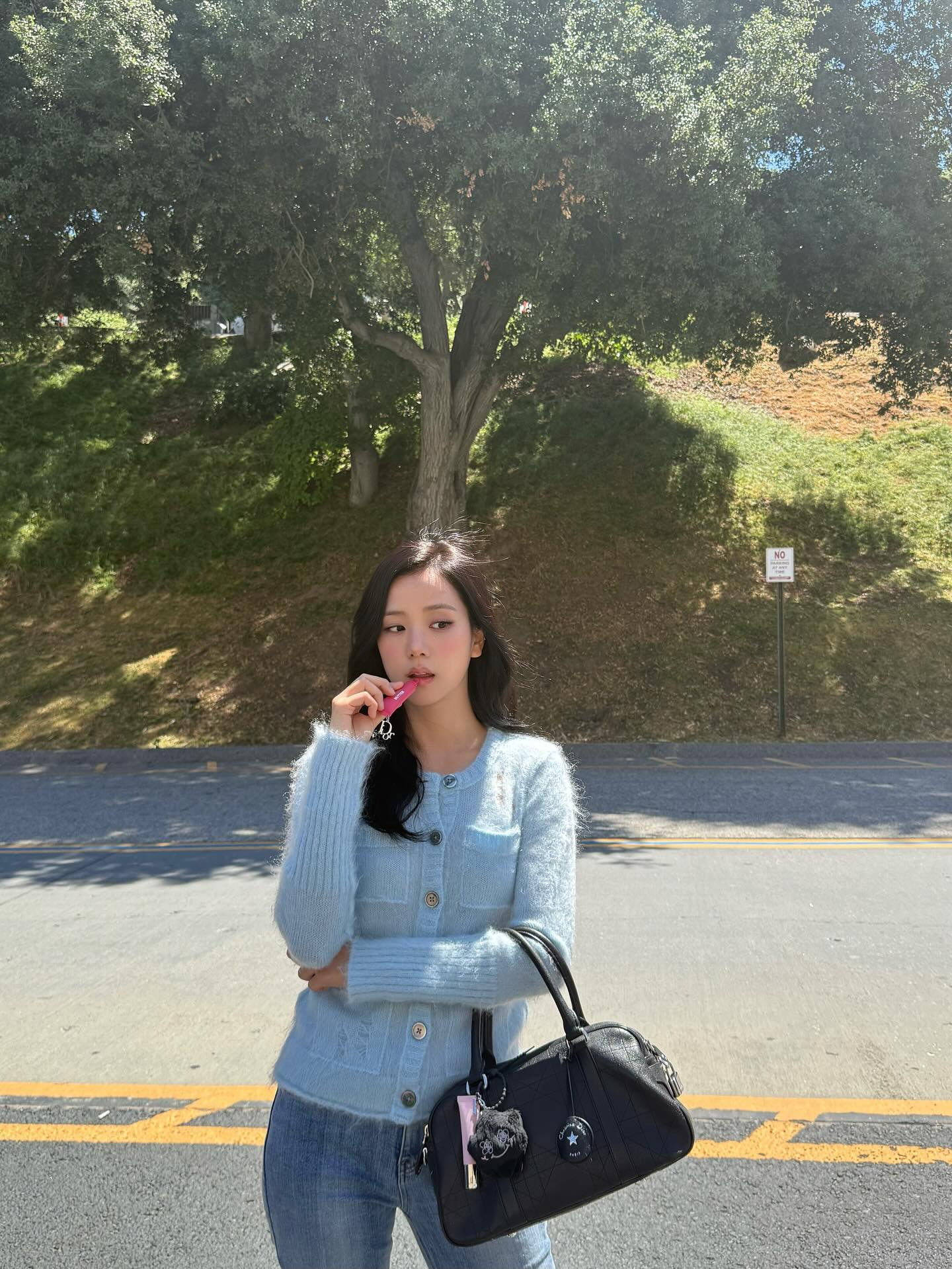 Hóa ra Jisoo là "cao thủ" mặc áo len, gợi ý 5 công thức hack tuổi đỉnh của đỉnh- Ảnh 10.