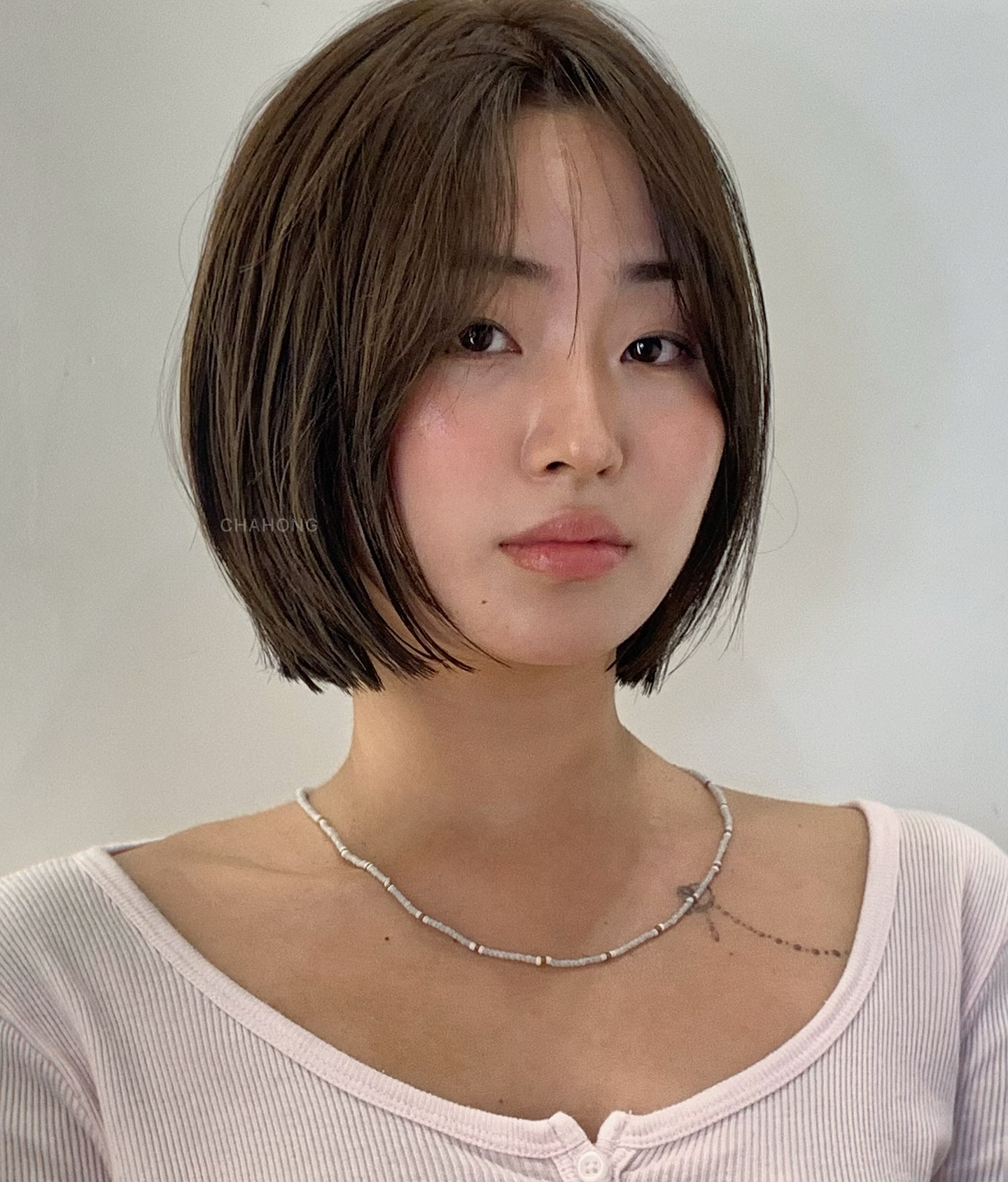 Tóc suôn thẳng soán ngôi tóc xoăn với 5 kiểu hot nhất đông này: Siêu trẻ, sang trọng và dễ chăm sóc- Ảnh 1.