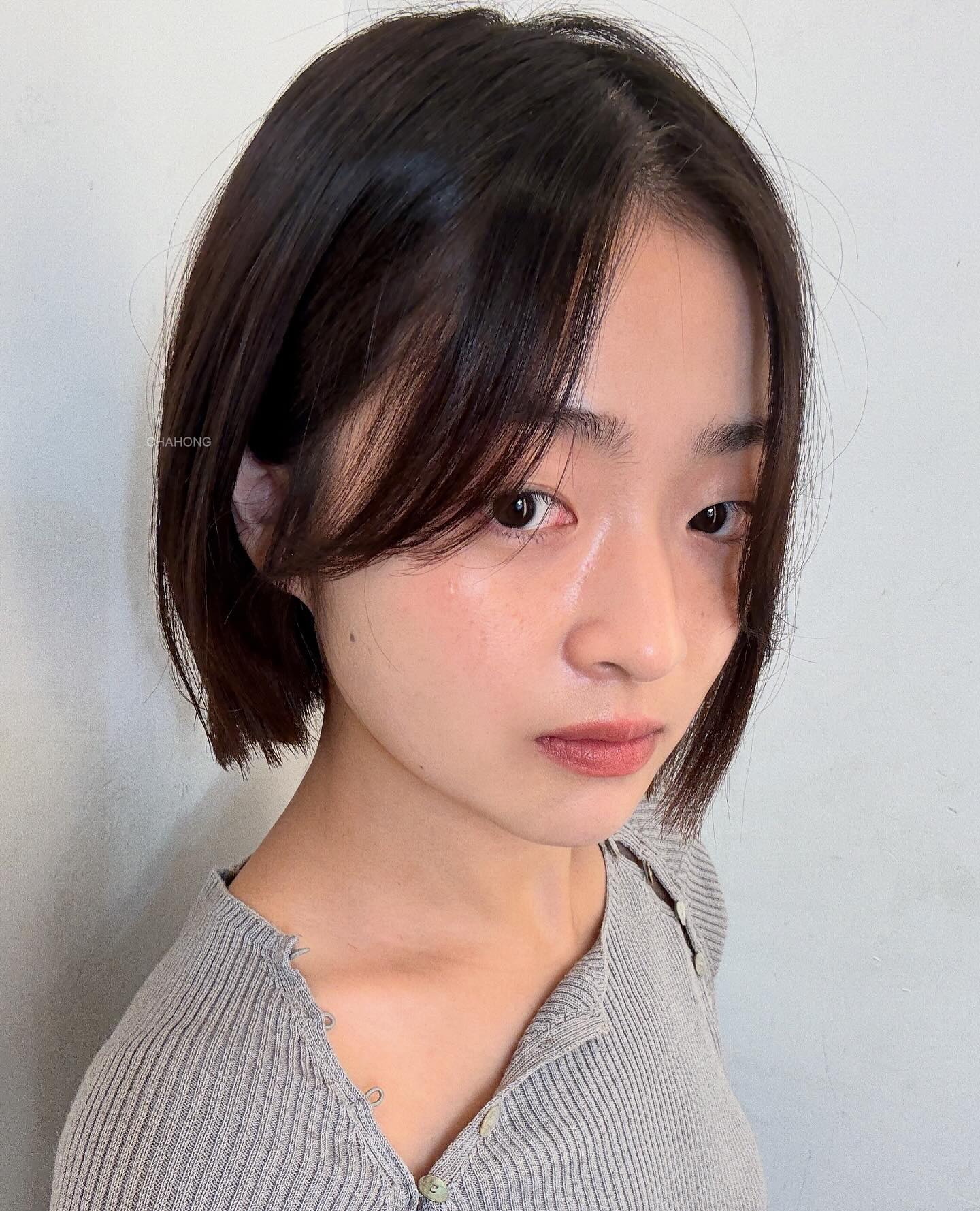 Tóc suôn thẳng soán ngôi tóc xoăn với 5 kiểu hot nhất đông này: Siêu trẻ, sang trọng và dễ chăm sóc- Ảnh 2.