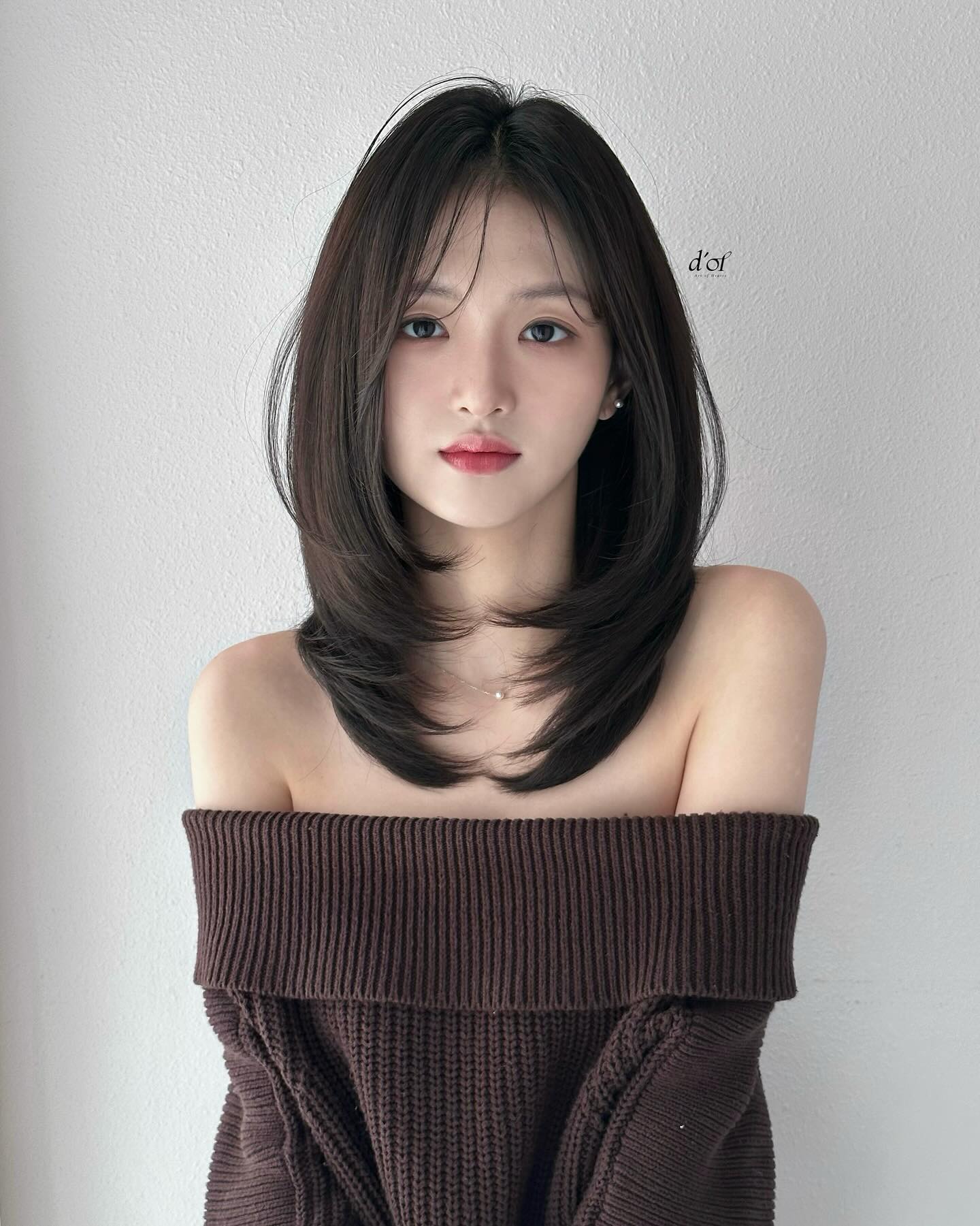 Tóc suôn thẳng soán ngôi tóc xoăn với 5 kiểu hot nhất đông này: Siêu trẻ, sang trọng và dễ chăm sóc- Ảnh 7.