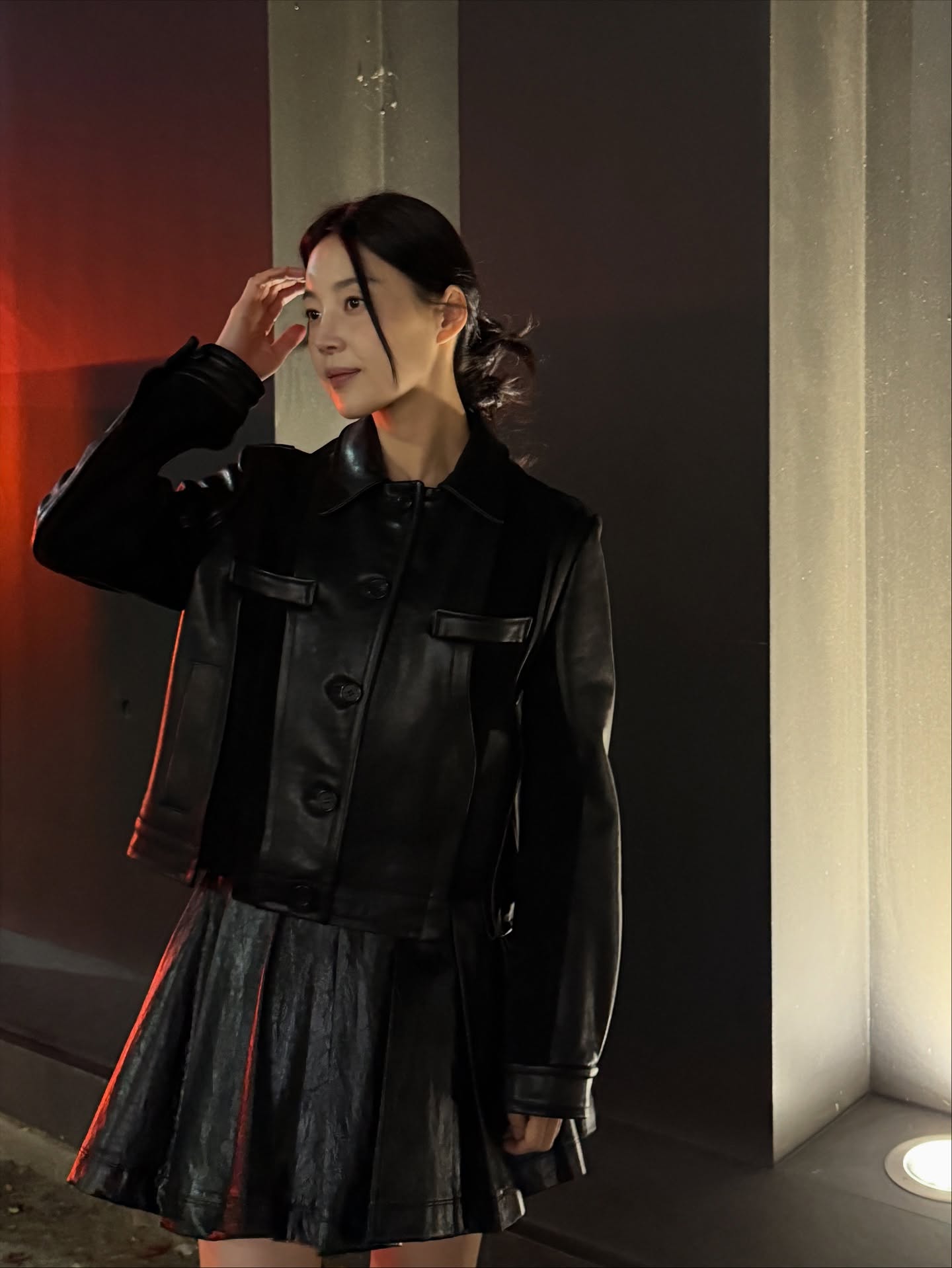 Phụ nữ trên 40 tuổi cứ mặc chân váy ngắn thật nhiều vào, vì có 4 kiểu rất ngọt ngào và tôn dáng- Ảnh 3.