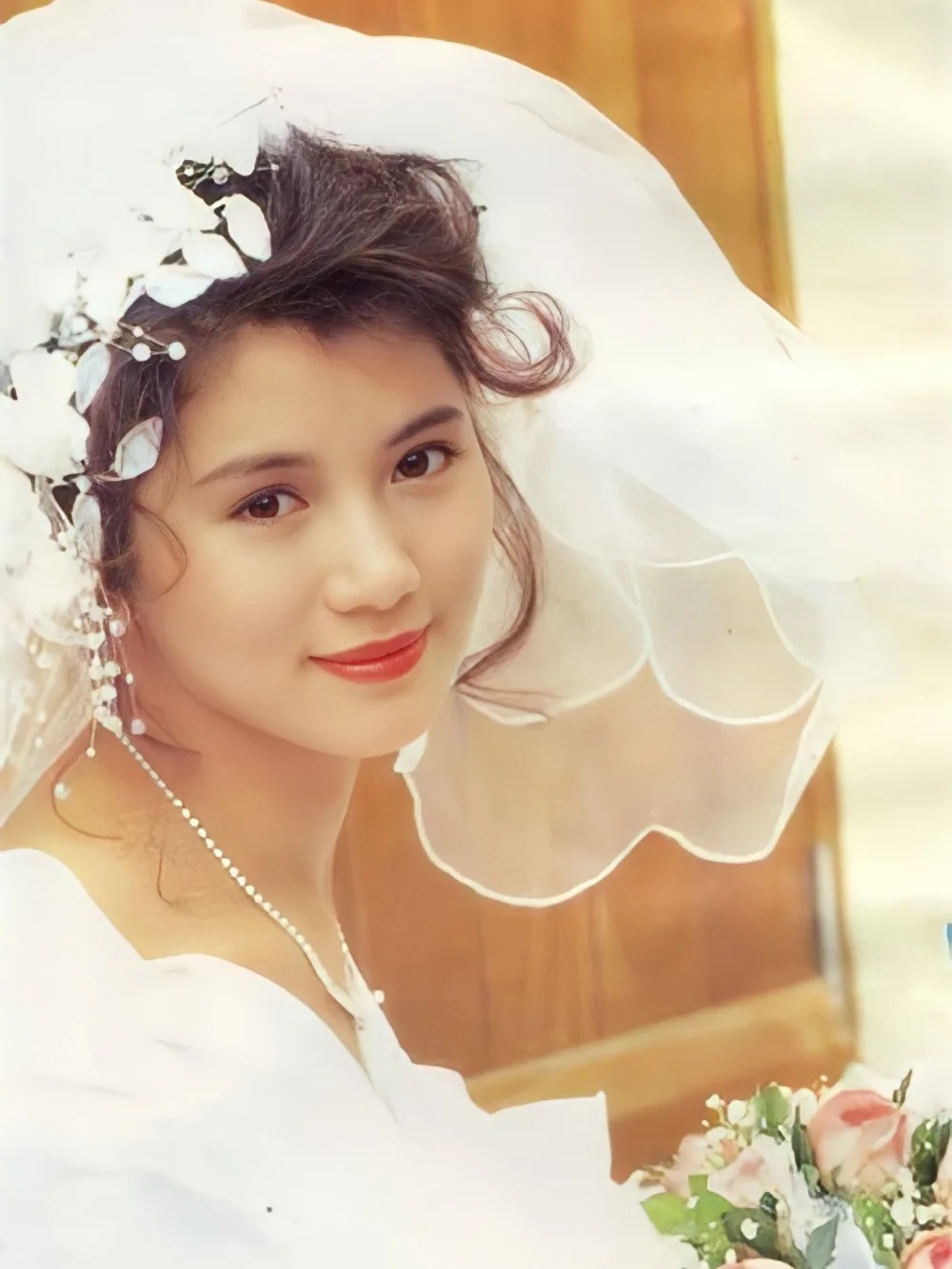 Không tin nổi "Hoa hậu mỏ hỗn nhất showbiz" giờ xuống cấp nhan sắc đến mức này- Ảnh 6. Không tin nổi "Hoa hậu mỏ hỗn nhất showbiz" giờ xuống cấp nhan sắc đến mức này- Ảnh 6.