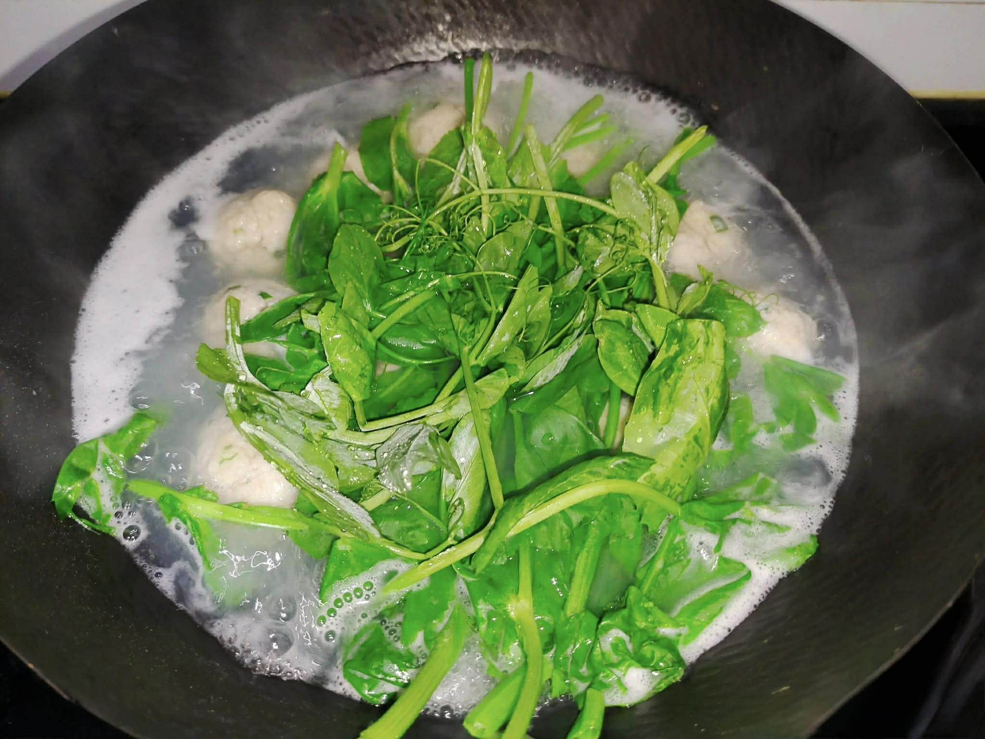 Món ăn này chỉ dùng nguyên liệu đơn giản nhưng hương vị lại tuyệt vời, tươi mát và sảng khoái- Ảnh 6.