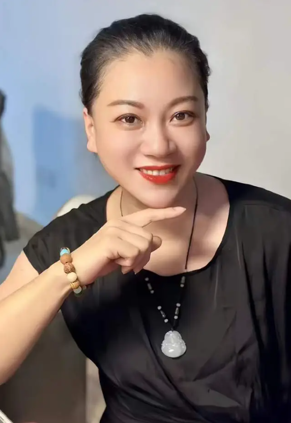 Nữ diễn viên bị trộm tro cốt, chết cũng không yên vì người tình và quý tử- Ảnh 3. Nữ diễn viên bị trộm tro cốt, chết cũng không yên vì người tình và quý tử- Ảnh 3.