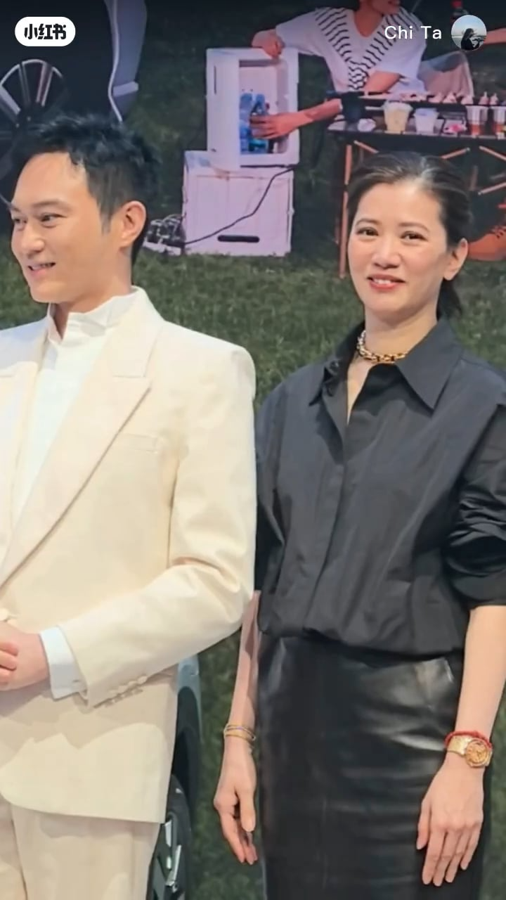 Không tin nổi "Hoa hậu mỏ hỗn nhất showbiz" giờ xuống cấp nhan sắc đến mức này- Ảnh 2. Không tin nổi "Hoa hậu mỏ hỗn nhất showbiz" giờ xuống cấp nhan sắc đến mức này- Ảnh 2.