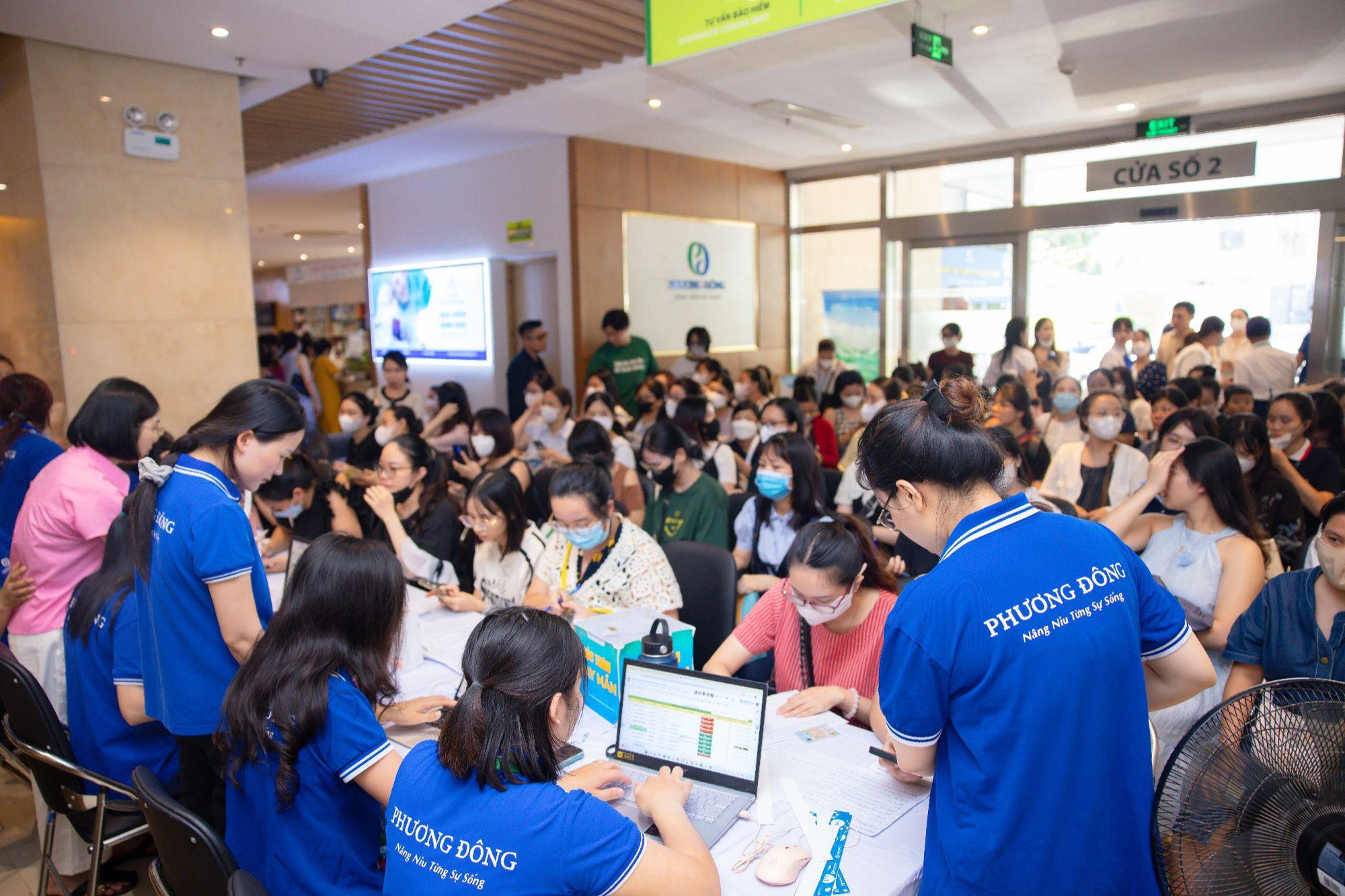 Hành trình sẻ chia của Borome tại bệnh viện Phương Đông- Ảnh 1.