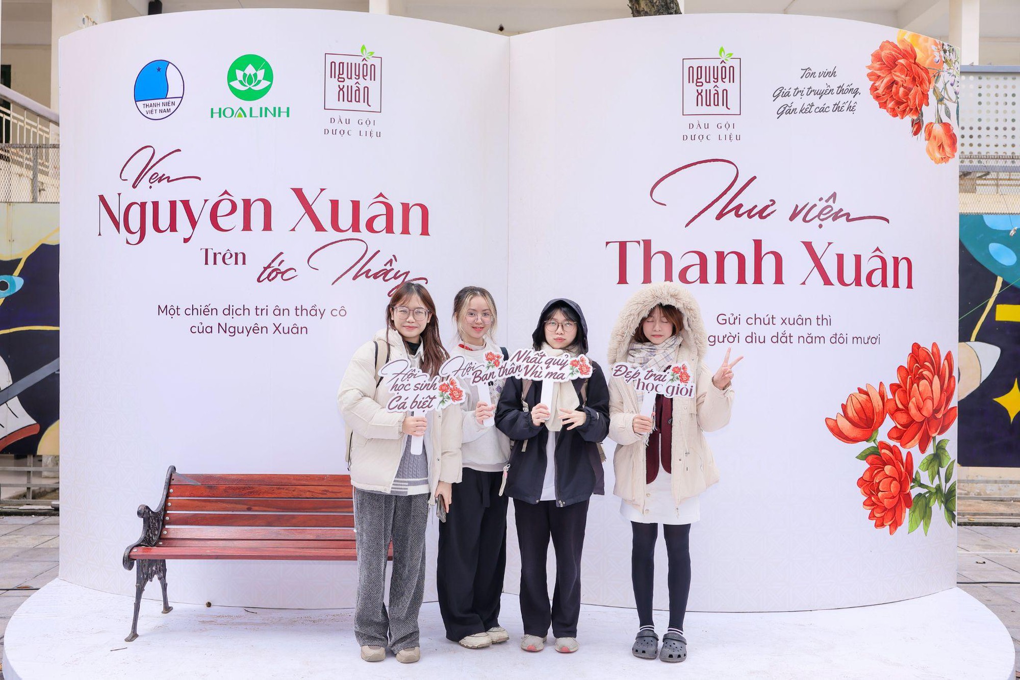 “Tiệm tóc thanh xuân” - Khi mái tóc thầy kể câu chuyện tri ân bằng những chạm khẽ của sinh viên- Ảnh 5.