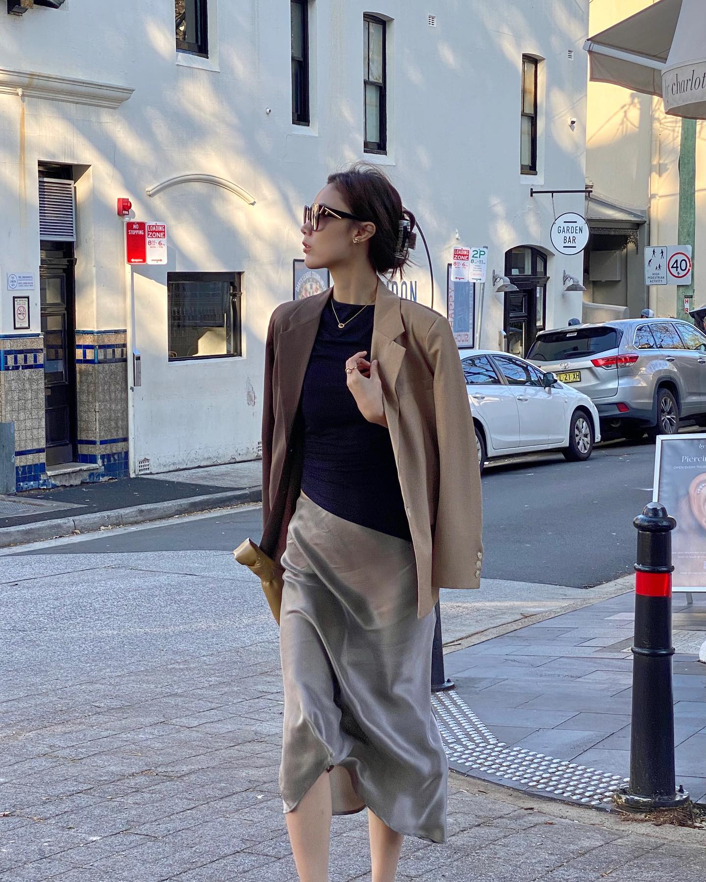 Có ít nhất 10 cách mặc áo khoác + váy đậm chất nữ tính, sang chảnh đẹp mê- Ảnh 10. Có ít nhất 10 cách mặc áo khoác + váy đậm chất nữ tính, sang chảnh đẹp mê- Ảnh 10.