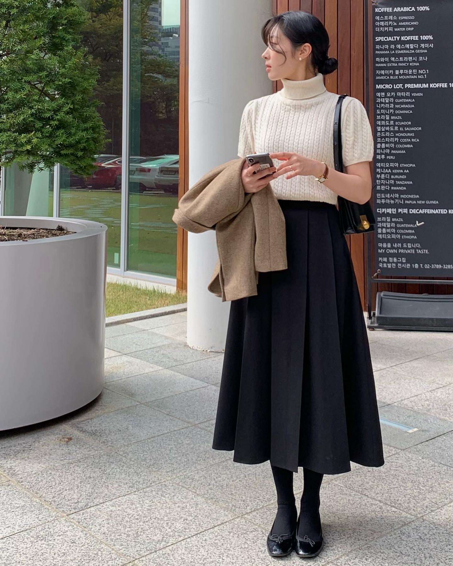 6 món thời trang giúp chị em xây dựng phong cách tối giản cực xuất sắc, sang năm vẫn mặc đẹp- Ảnh 10. 6 món thời trang giúp chị em xây dựng phong cách tối giản cực xuất sắc, sang năm vẫn mặc đẹp- Ảnh 10.