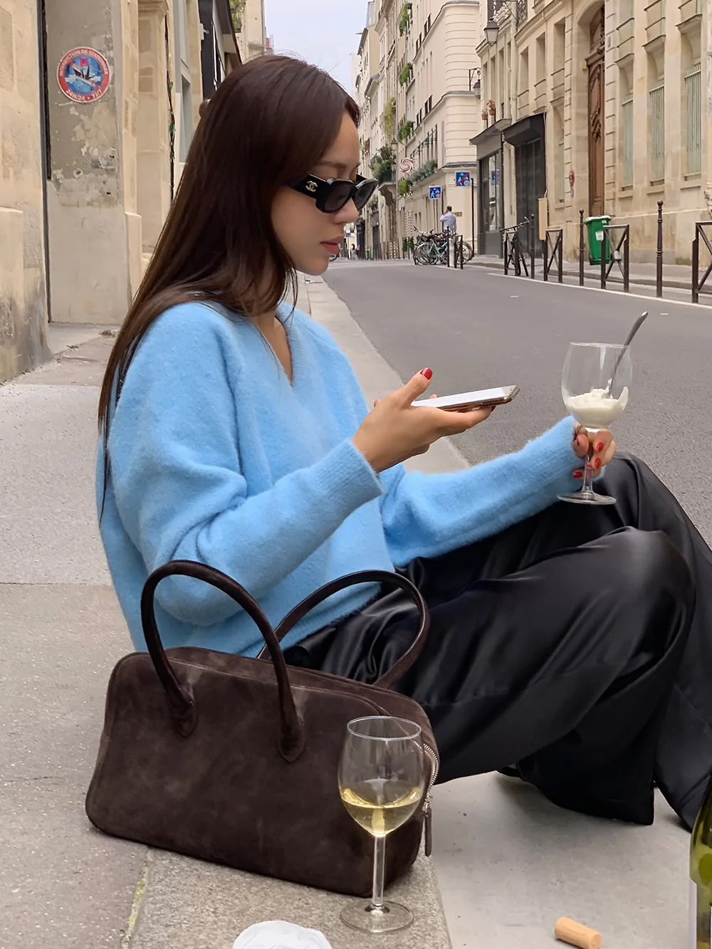 5 cách mặc áo len hack tuổi "bất bại", chắc chắn là nhiều chị em chưa biết hết- Ảnh 3. 5 cách mặc áo len hack tuổi "bất bại", chắc chắn là nhiều chị em chưa biết hết- Ảnh 3.