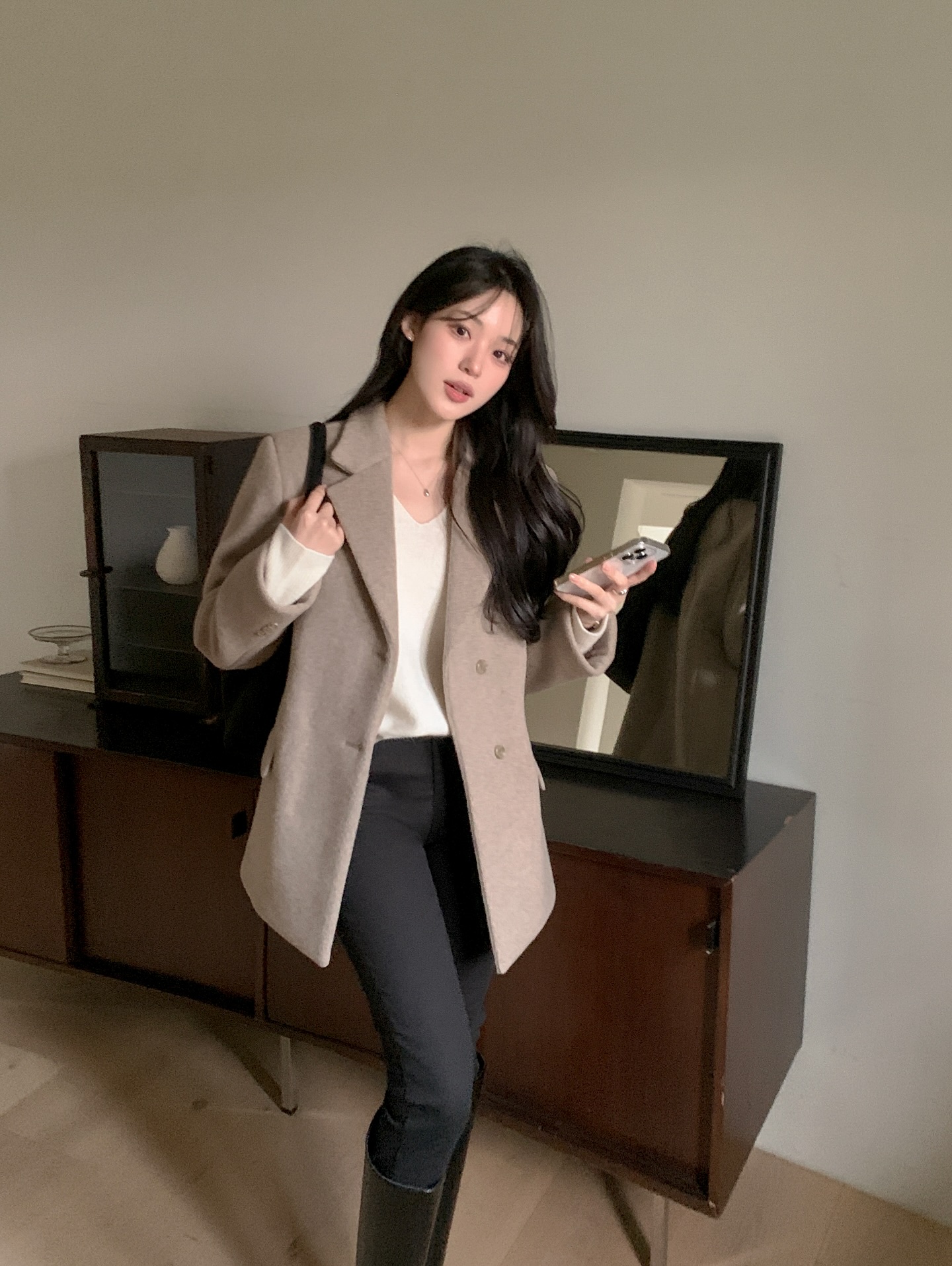 6 món thời trang giúp chị em xây dựng phong cách tối giản cực xuất sắc, sang năm vẫn mặc đẹp- Ảnh 6. 6 món thời trang giúp chị em xây dựng phong cách tối giản cực xuất sắc, sang năm vẫn mặc đẹp- Ảnh 6.