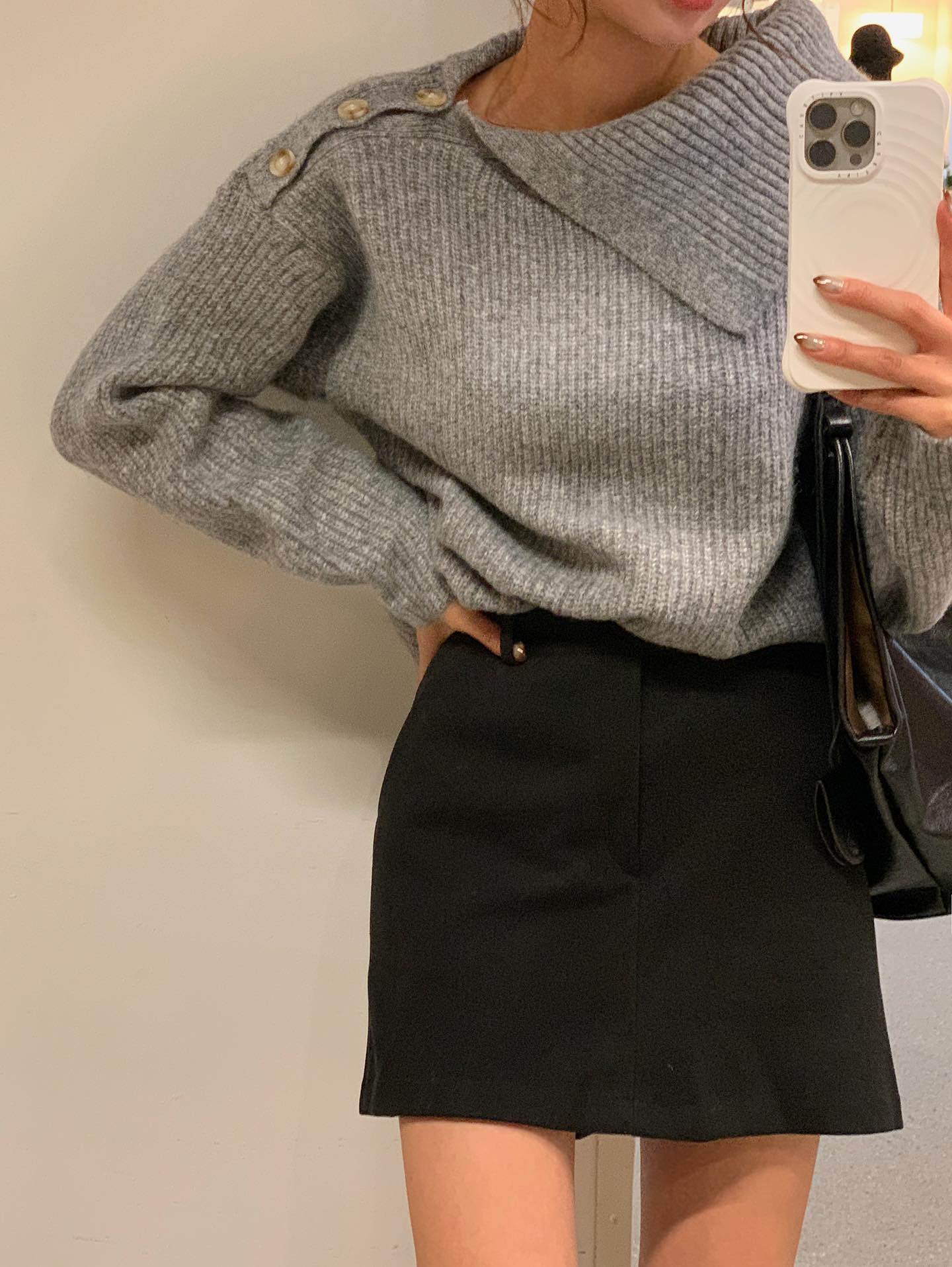 5 cách mặc áo len hack tuổi "bất bại", chắc chắn là nhiều chị em chưa biết hết- Ảnh 7. 5 cách mặc áo len hack tuổi "bất bại", chắc chắn là nhiều chị em chưa biết hết- Ảnh 7.