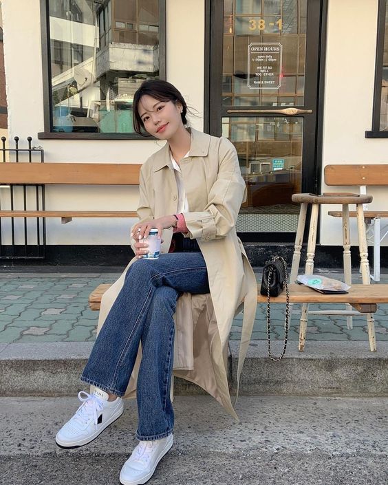 Tủ đồ tối giản cho phụ nữ trên 40: Chỉ cần giữ 10 món này - tiết kiệm mà vẫn mặc đẹp mỗi ngày- Ảnh 5. Tủ đồ tối giản cho phụ nữ trên 40: Chỉ cần giữ 10 món này - tiết kiệm mà vẫn mặc đẹp mỗi ngày- Ảnh 5.