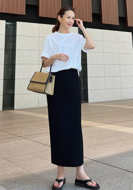 Tủ đồ tối giản cho phụ nữ trên 40: Chỉ cần giữ 10 món này - tiết kiệm mà vẫn mặc đẹp mỗi ngày- Ảnh 3. Tủ đồ tối giản cho phụ nữ trên 40: Chỉ cần giữ 10 món này - tiết kiệm mà vẫn mặc đẹp mỗi ngày- Ảnh 3.