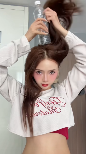 photo-1764298813982 photo-1764298813982