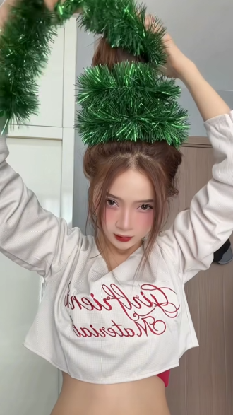 photo-1764298842299 photo-1764298842299