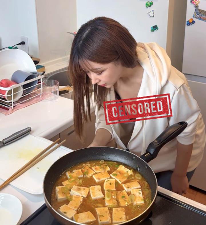 Hot girl dạy nấu ăn nhưng video nào cũng làm fan chẳng biết món chính đâu- Ảnh 4. Hot girl dạy nấu ăn nhưng video nào cũng làm fan chẳng biết món chính đâu- Ảnh 4.