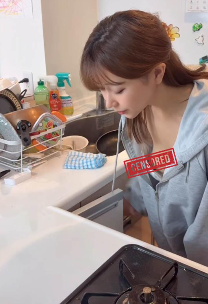 Hot girl dạy nấu ăn nhưng video nào cũng làm fan chẳng biết món chính đâu- Ảnh 5. Hot girl dạy nấu ăn nhưng video nào cũng làm fan chẳng biết món chính đâu- Ảnh 5.