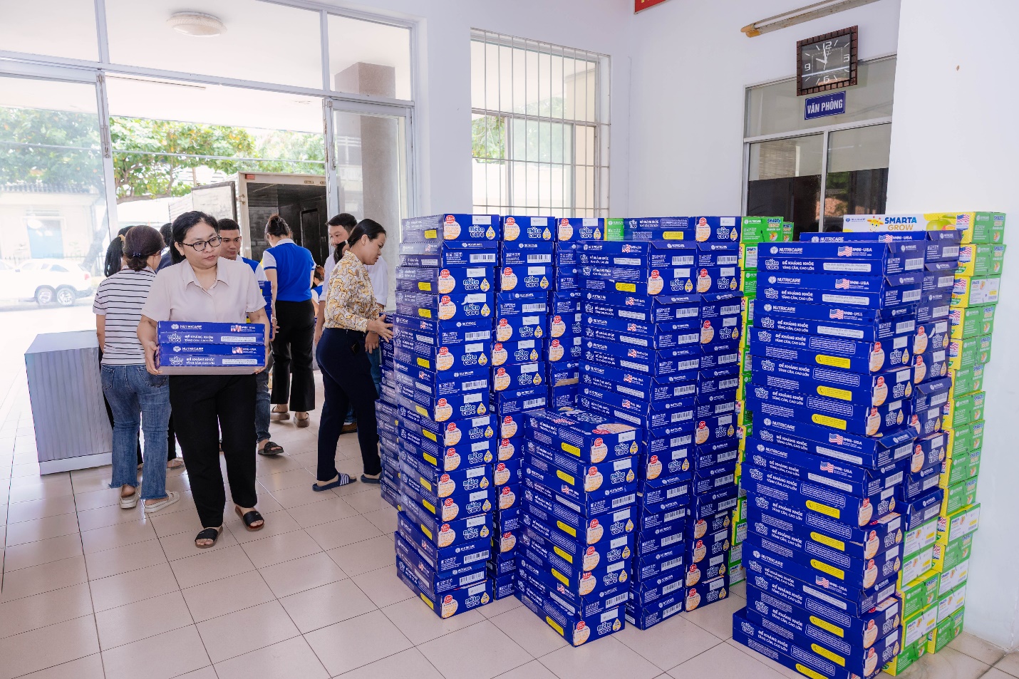 Nutricare mang đến hơn 50,000 ly sữa cho trẻ em vùng lũ Khánh Hòa và Đắk Lắk- Ảnh 3.