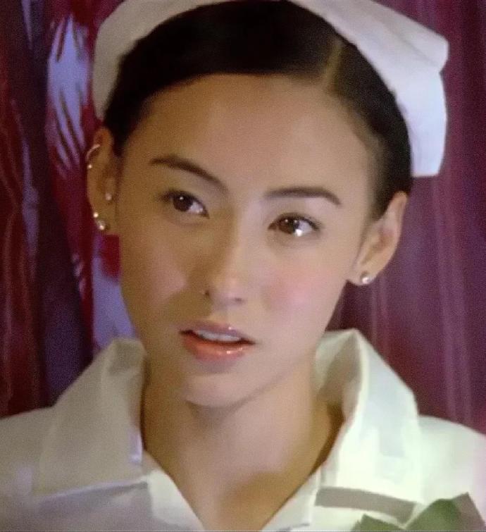 Trương Bá Chi sao ra nông nỗi này: Mặt cứng đơ như tượng sáp, làm răng sứ Trương Bá Chi sao ra nông nỗi này: Mặt cứng đơ như tượng sáp, làm răng sứ