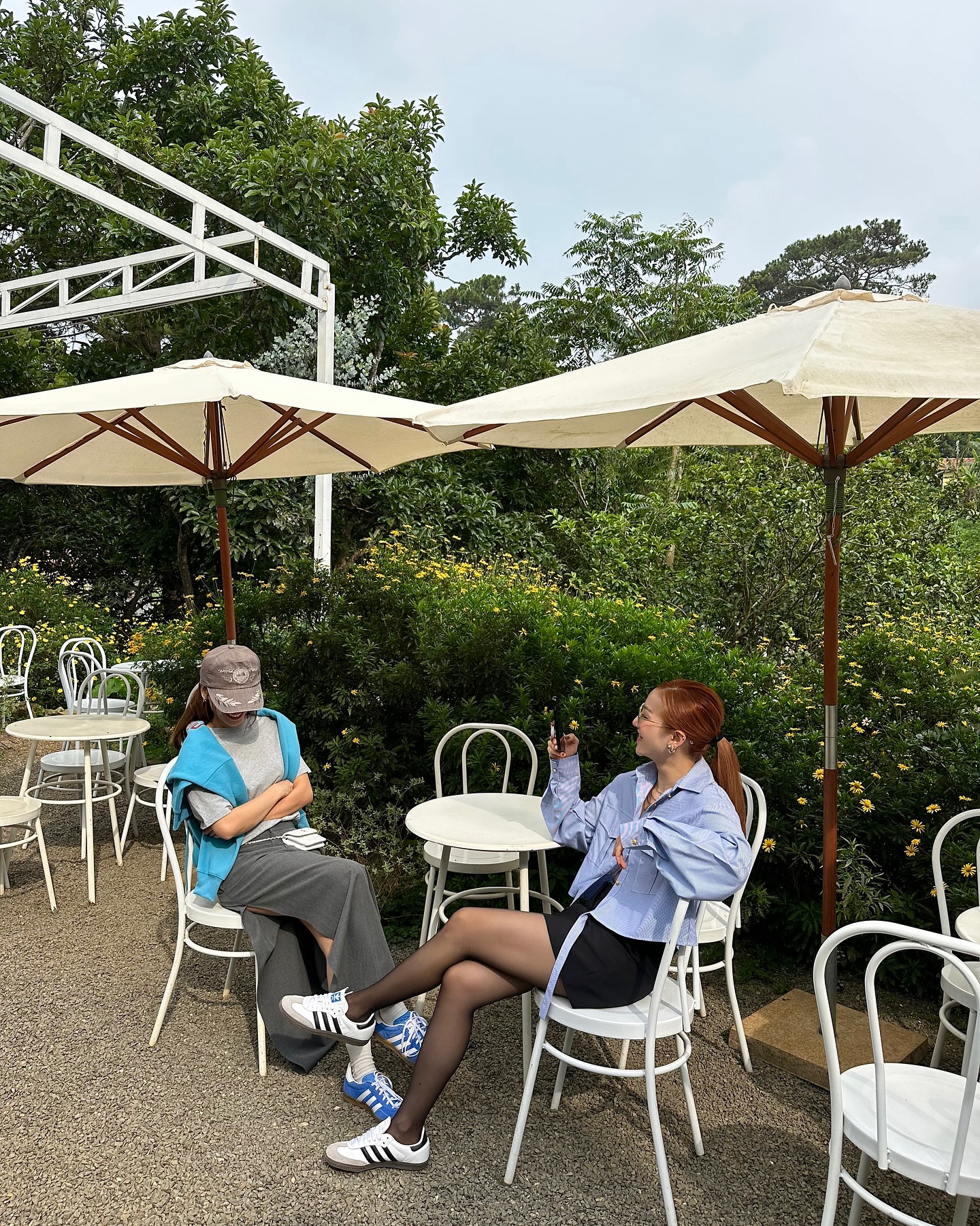 4 mẫu giày bệt khiến các mỹ nhân Việt "mê không lối thoát" từ năm này qua năm khác- Ảnh 10. 4 mẫu giày bệt khiến các mỹ nhân Việt "mê không lối thoát" từ năm này qua năm khác- Ảnh 10.