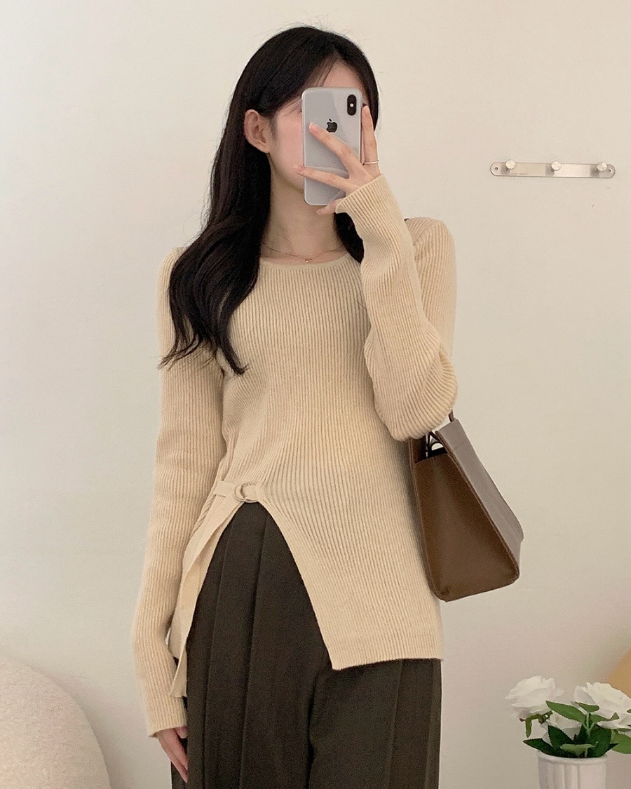 5 cách mặc áo len theo style tối giản, áp dụng suốt mùa đông năm nay cũng không thấy chán- Ảnh 5. 5 cách mặc áo len theo style tối giản, áp dụng suốt mùa đông năm nay cũng không thấy chán- Ảnh 5.