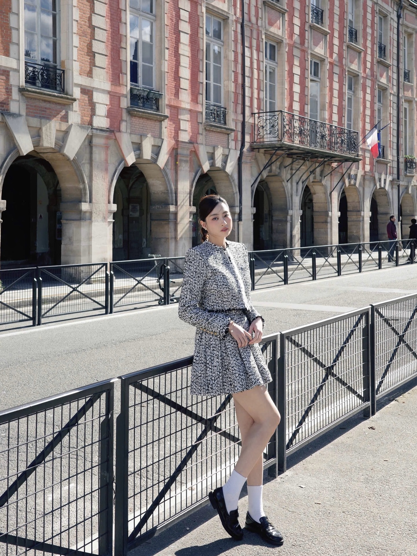 4 mẫu giày bệt khiến các mỹ nhân Việt "mê không lối thoát" từ năm này qua năm khác- Ảnh 13. 4 mẫu giày bệt khiến các mỹ nhân Việt "mê không lối thoát" từ năm này qua năm khác- Ảnh 13.