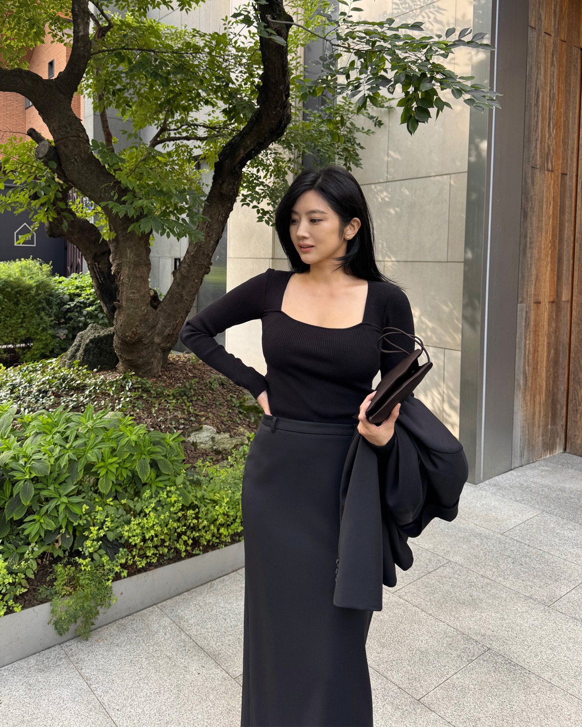 5 cách mặc áo len theo style tối giản, áp dụng suốt mùa đông năm nay cũng không thấy chán- Ảnh 3. 5 cách mặc áo len theo style tối giản, áp dụng suốt mùa đông năm nay cũng không thấy chán- Ảnh 3.