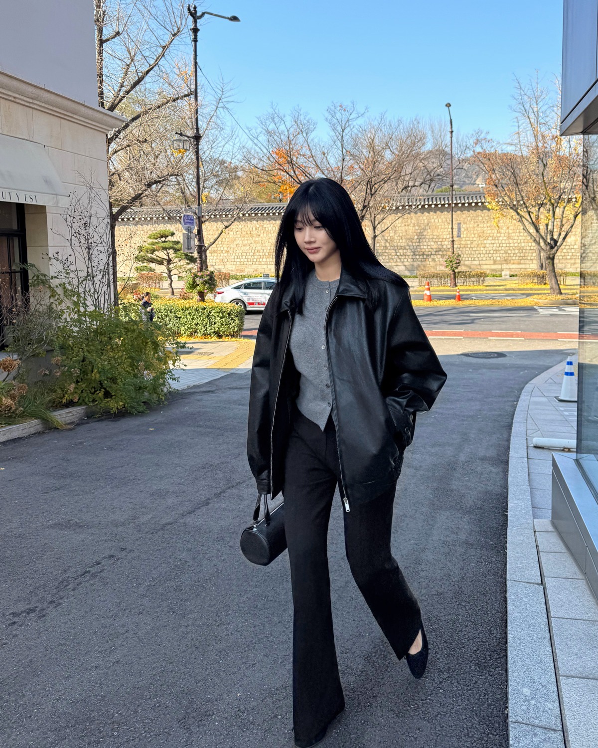 5 mẫu áo khoác sang chảnh bậc nhất mùa đông, sắm 1 lần mặc đẹp tới vài năm nữa- Ảnh 5. 5 mẫu áo khoác sang chảnh bậc nhất mùa đông, sắm 1 lần mặc đẹp tới vài năm nữa- Ảnh 5.