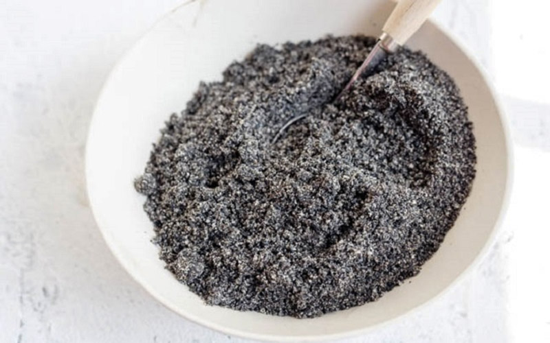 Mái tóc tuổi 40 vẫn đen mượt, bồng bềnh, không một sợi bạc: Bí quyết "học lỏm" từ bà ngoại tuổi U90- Ảnh 4. Mái tóc tuổi 40 vẫn đen mượt, bồng bềnh, không một sợi bạc: Bí quyết "học lỏm" từ bà ngoại tuổi U90- Ảnh 4.