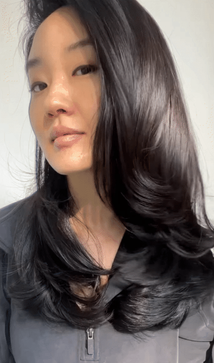 Mái tóc tuổi 40 vẫn đen mượt, bồng bềnh, không một sợi bạc: Bí quyết "học lỏm" từ bà ngoại tuổi U90- Ảnh 13. Mái tóc tuổi 40 vẫn đen mượt, bồng bềnh, không một sợi bạc: Bí quyết "học lỏm" từ bà ngoại tuổi U90- Ảnh 13.