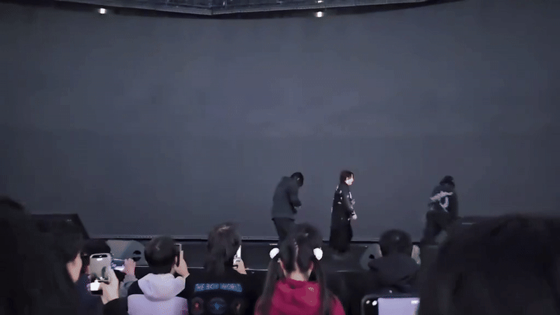 Clip sốc: Nữ ca sĩ nổi tiếng bị BTC ngắt điện, đuổi khỏi sân khấu khi đang trình diễn trong sự ngỡ ngàng- Ảnh 3.