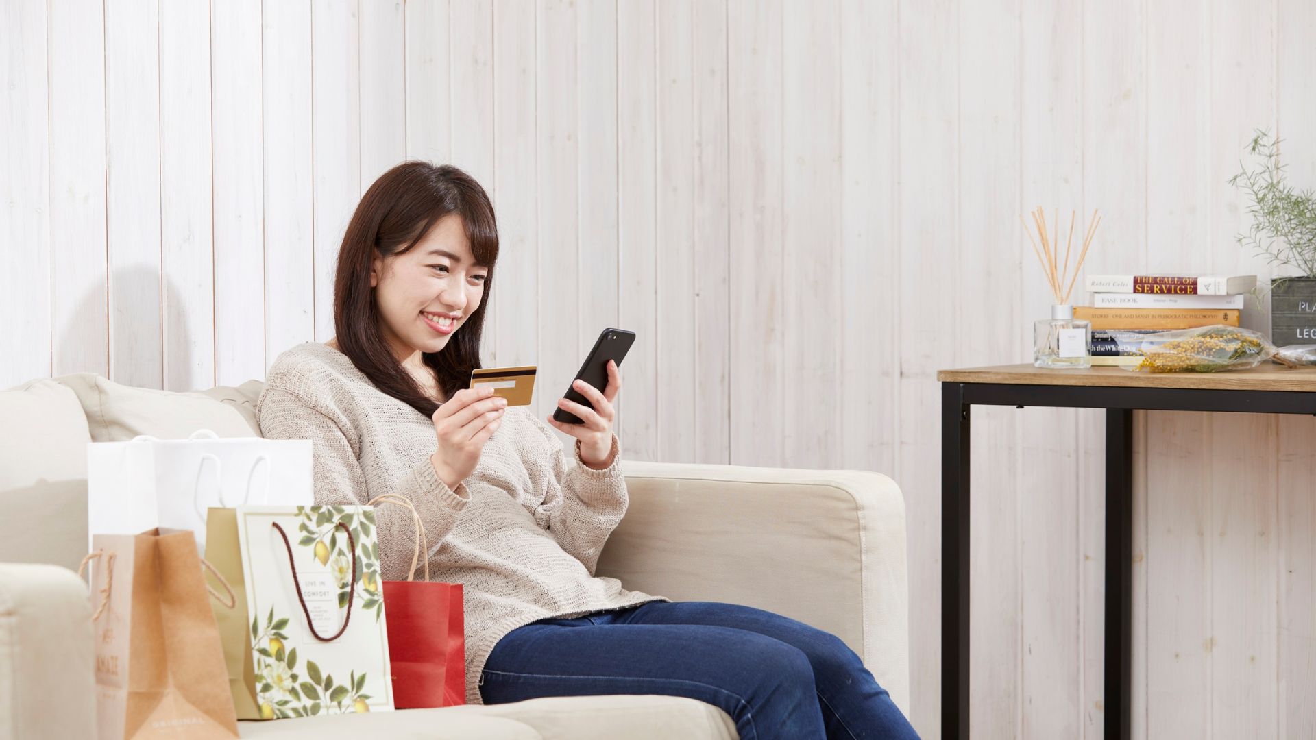 Tài chính Gen Z: Khi ví tiền mỏng dần và lối sống cashless lên ngôi- Ảnh 1.