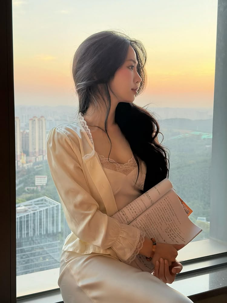 photo-1764430969410 photo-1764430969410