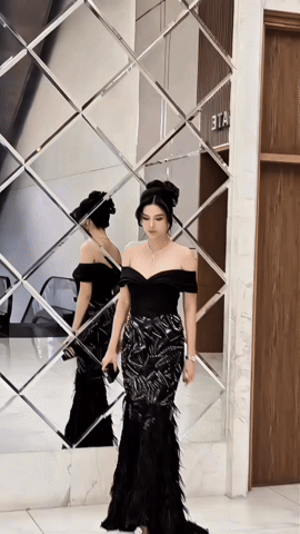 Kỳ Hân sexy trên thảm đỏ, lấy lại vẻ ngoài quyến rũ sau nửa năm gãy xương đùi vì chơi pickleball- Ảnh 1. Kỳ Hân sexy trên thảm đỏ, lấy lại vẻ ngoài quyến rũ sau nửa năm gãy xương đùi vì chơi pickleball- Ảnh 1.