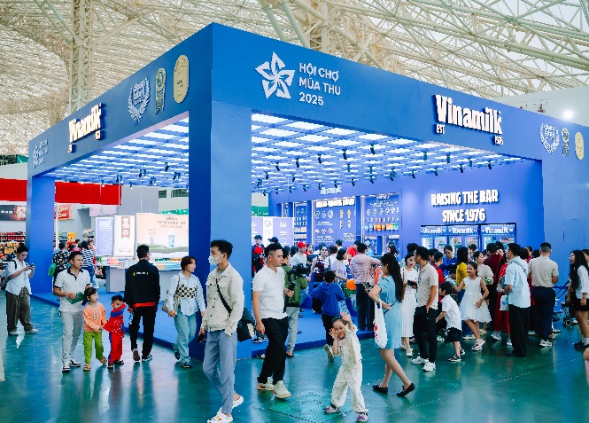 Vinamilk: Tổng doanh thu hợp nhất quý 3 tiến sát cột mốc 17 nghìn tỷ đồng- Ảnh 2.