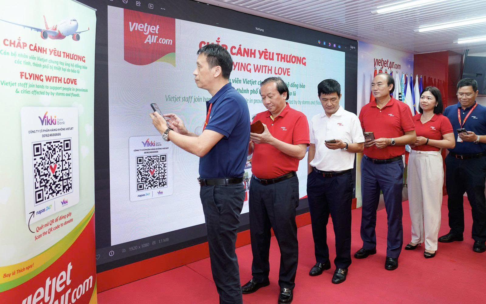 Vietjet cùng đồng bào vượt qua bão lũ, lan tỏa yêu thương- Ảnh 5.