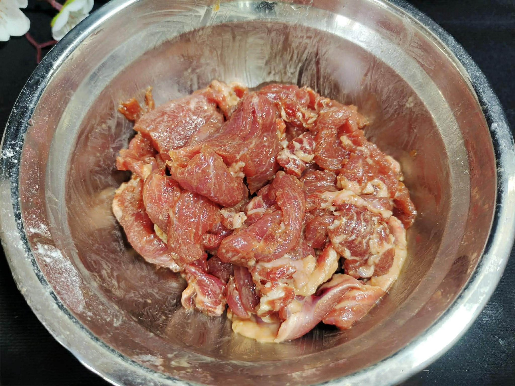 Bữa cơm mùa đông nhất định phải nấu món ăn này: Mỗi miếng đều mềm ngon, nước dùng trộn với cơm cực hợp- Ảnh 2. Bữa cơm mùa đông nhất định phải nấu món ăn này: Mỗi miếng đều mềm ngon, nước dùng trộn với cơm cực hợp- Ảnh 2.