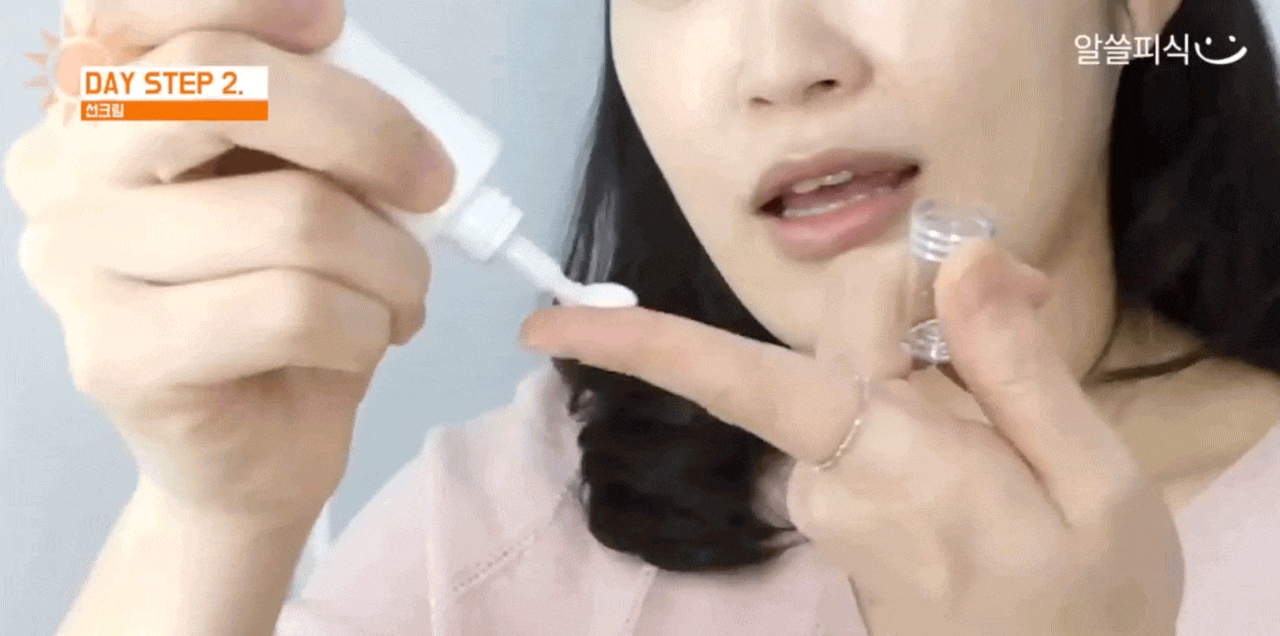 Bác sĩ da liễu Hàn Quốc "chống già" ở tuổi 44: Dùng serum tăng sinh collagen kết hợp kem trị nám- Ảnh 8. Bác sĩ da liễu Hàn Quốc "chống già" ở tuổi 44: Dùng serum tăng sinh collagen kết hợp kem trị nám- Ảnh 8.