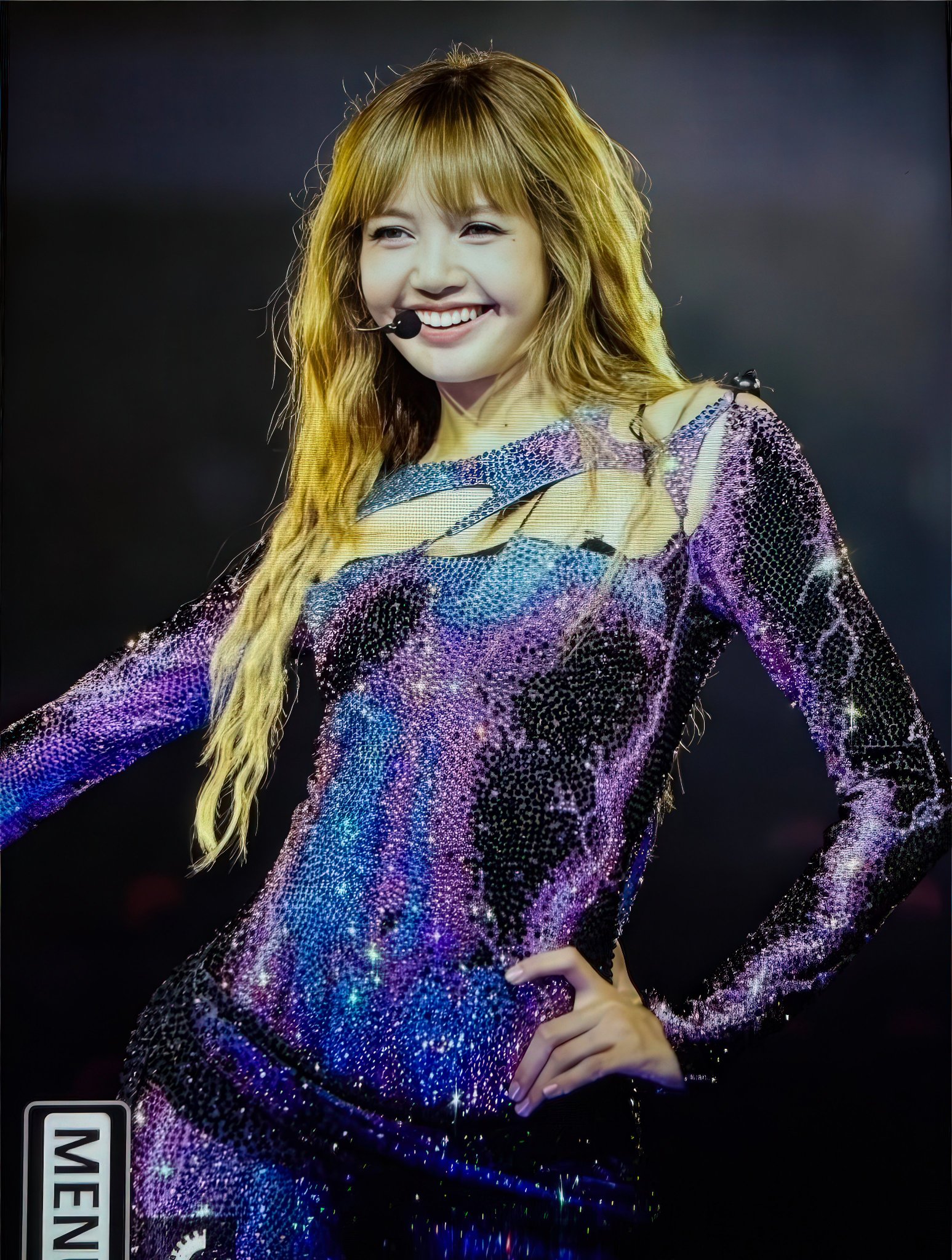 Lisa cho cả thế giới thấy "vòng 3", đến Indonesia lại chỉ được... thấy vải!- Ảnh 4.